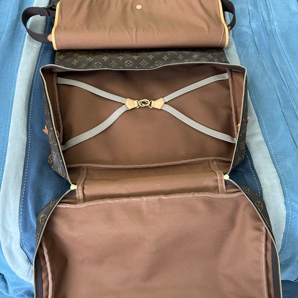 Louis Vuitton Sac Chasse Hunting Bag 18.9 x 15.7 x 8.7 inches - Picture 10 of 16